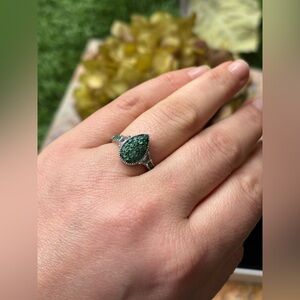 NWOT Genuine Emerald Cluster Ring 925 Rhodium Silver Size 9 White Topaz Accents